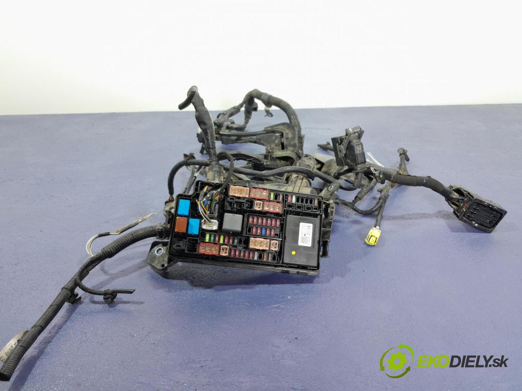 Toyota Corolla 2021 skrinka Poistky: 82641-47050