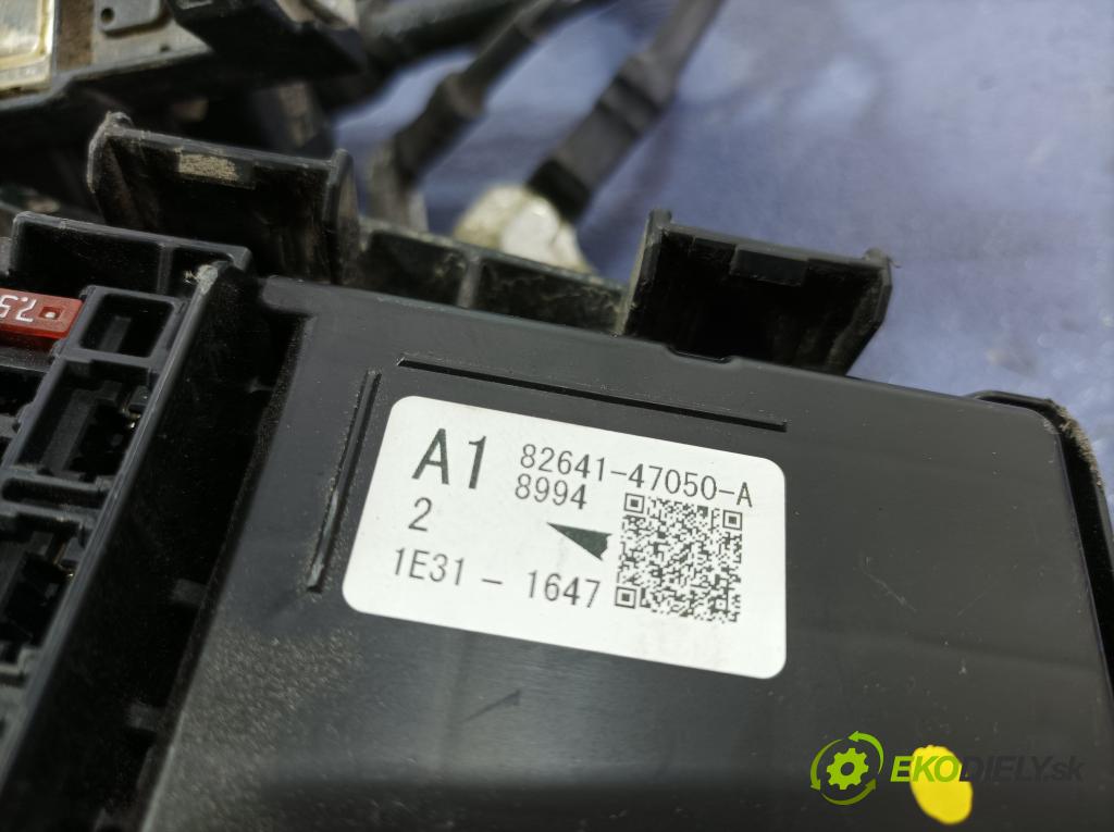 Toyota Corolla 2021 skrinka Poistky: 82641-47050