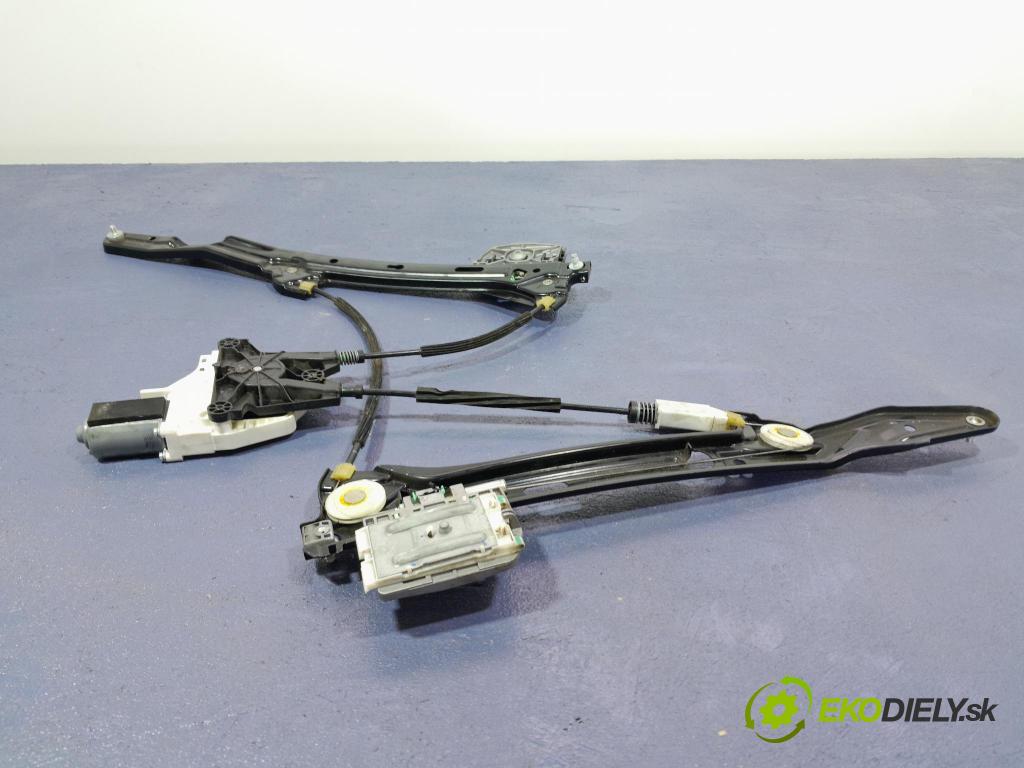 Audi A5 2014 mechanismus stahování Sklenka: Zad: v pravo: 8T8839462B