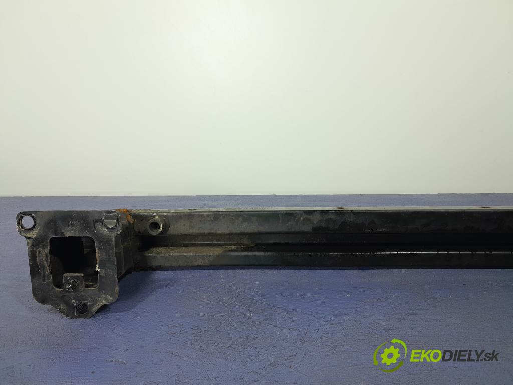 Peugeot 207 2008 výztuha narazník před 01