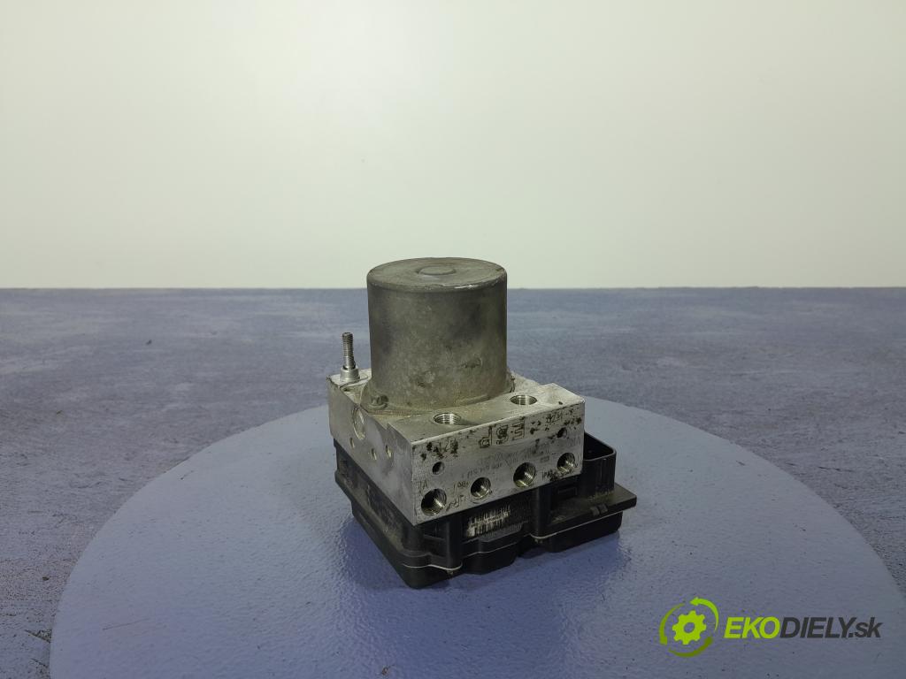 Audi A6 2006 čerpadlo ABS x 4F0614517T