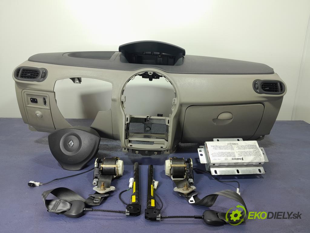 Renault Modus 2005 kokpit,pristrojová doska 01