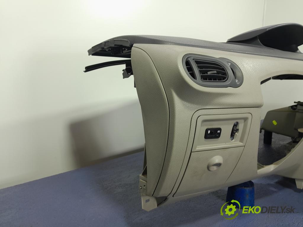 Renault Modus 2005 kokpit,pristrojová doska 01