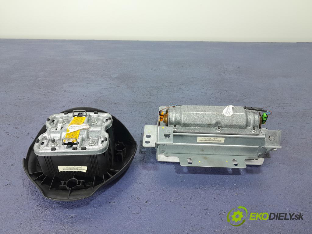 Renault Modus 2005 kokpit,pristrojová doska 01