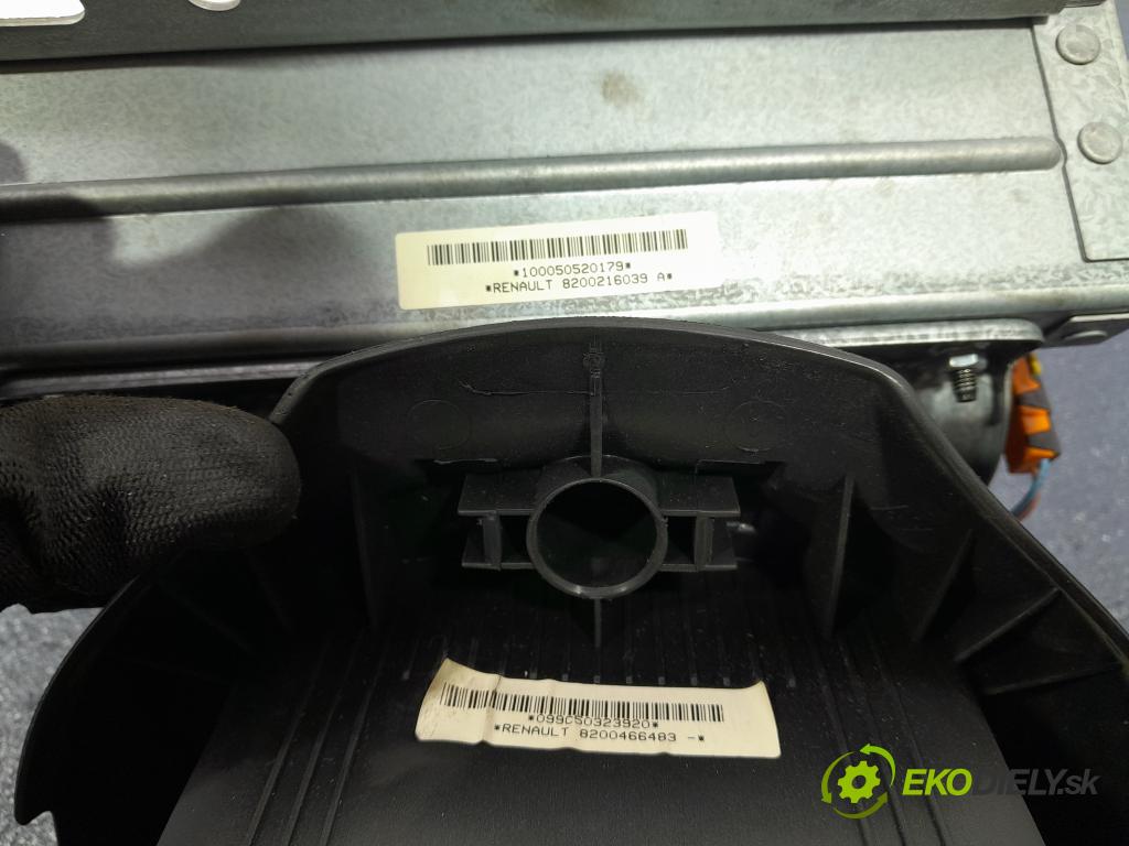Renault Modus 2005 kokpit,pristrojová doska 01
