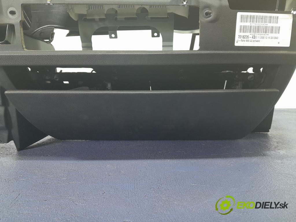 Bmw Seria 7 2006 kokpit,pristrojová doska 01