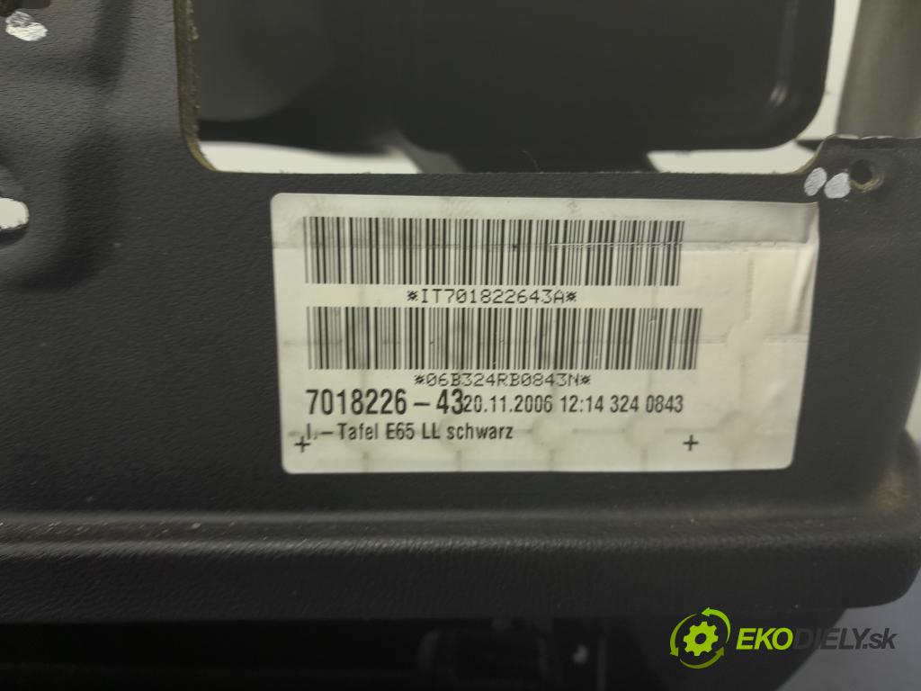 Bmw Seria 7 2006 kokpit,pristrojová doska 01