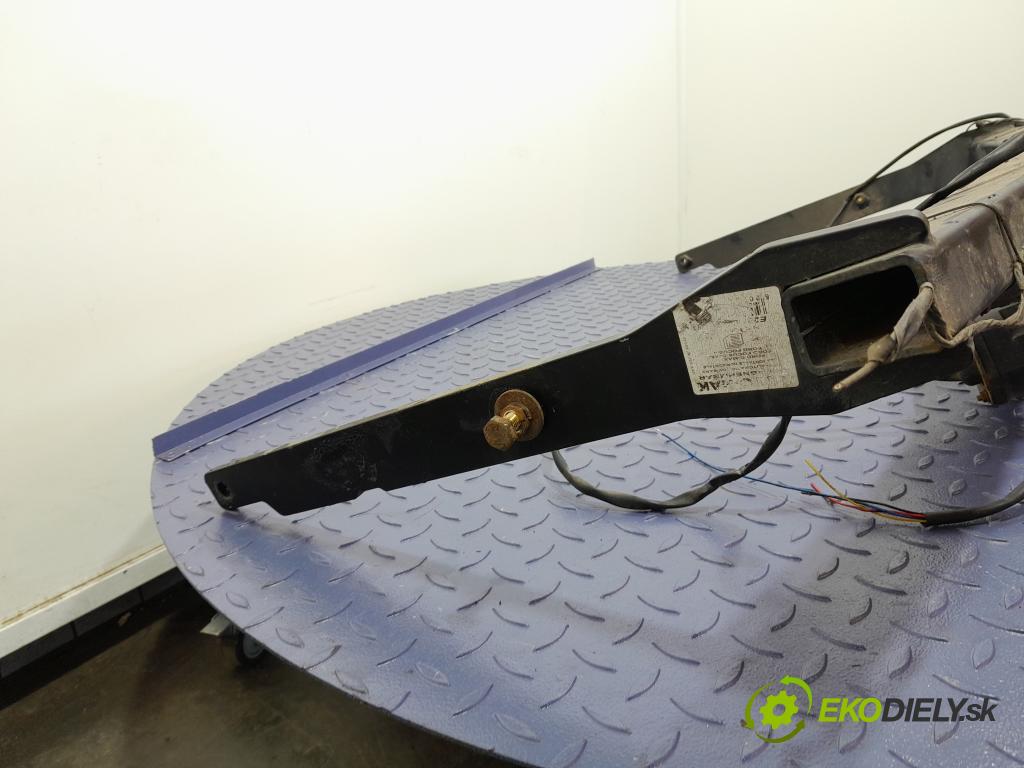 Ford Focus 2008 oko Do Přívěsy C44A