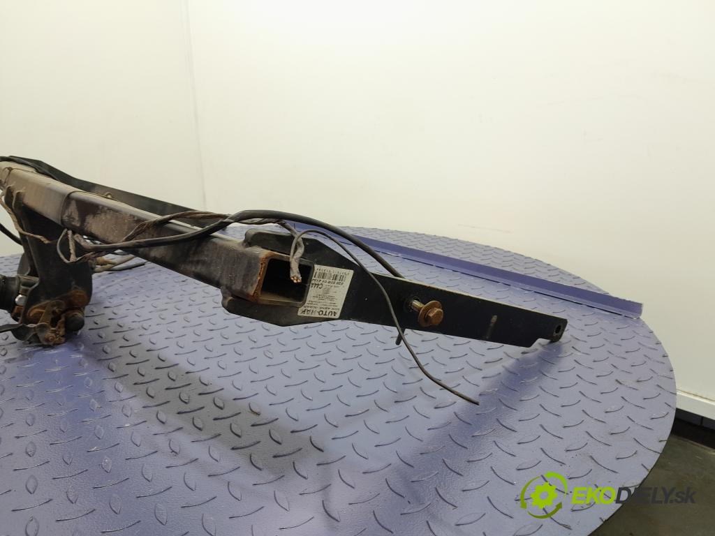 Ford Focus 2008 oko Do Přívěsy C44A