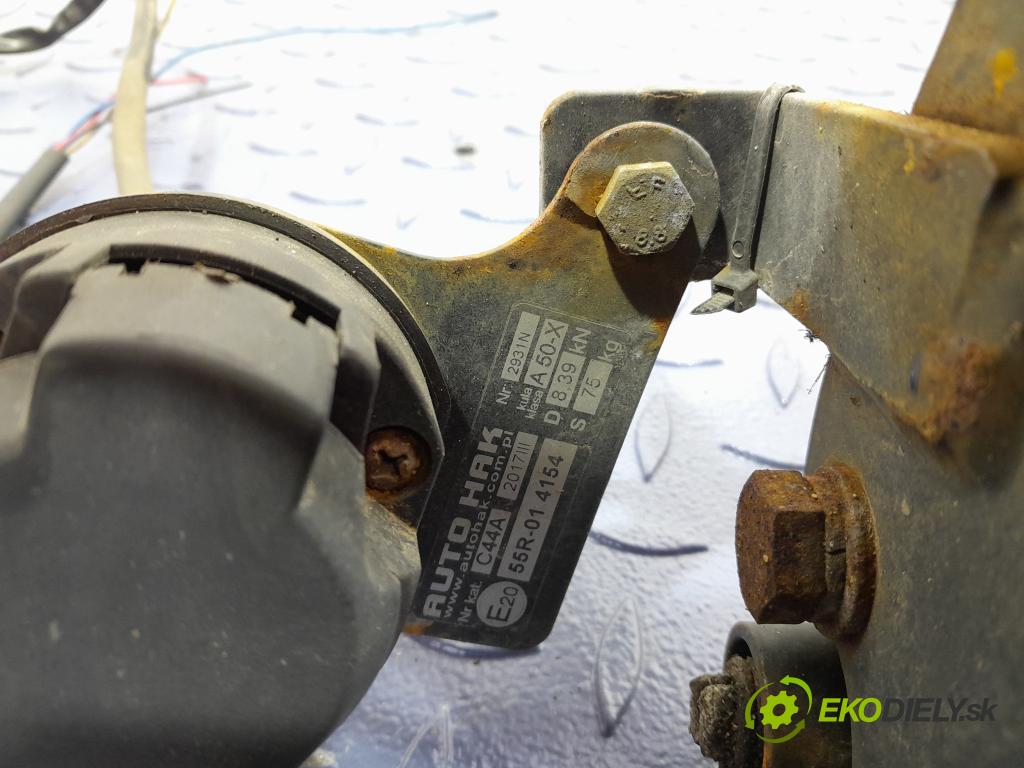 Ford Focus 2008 oko Do Přívěsy C44A