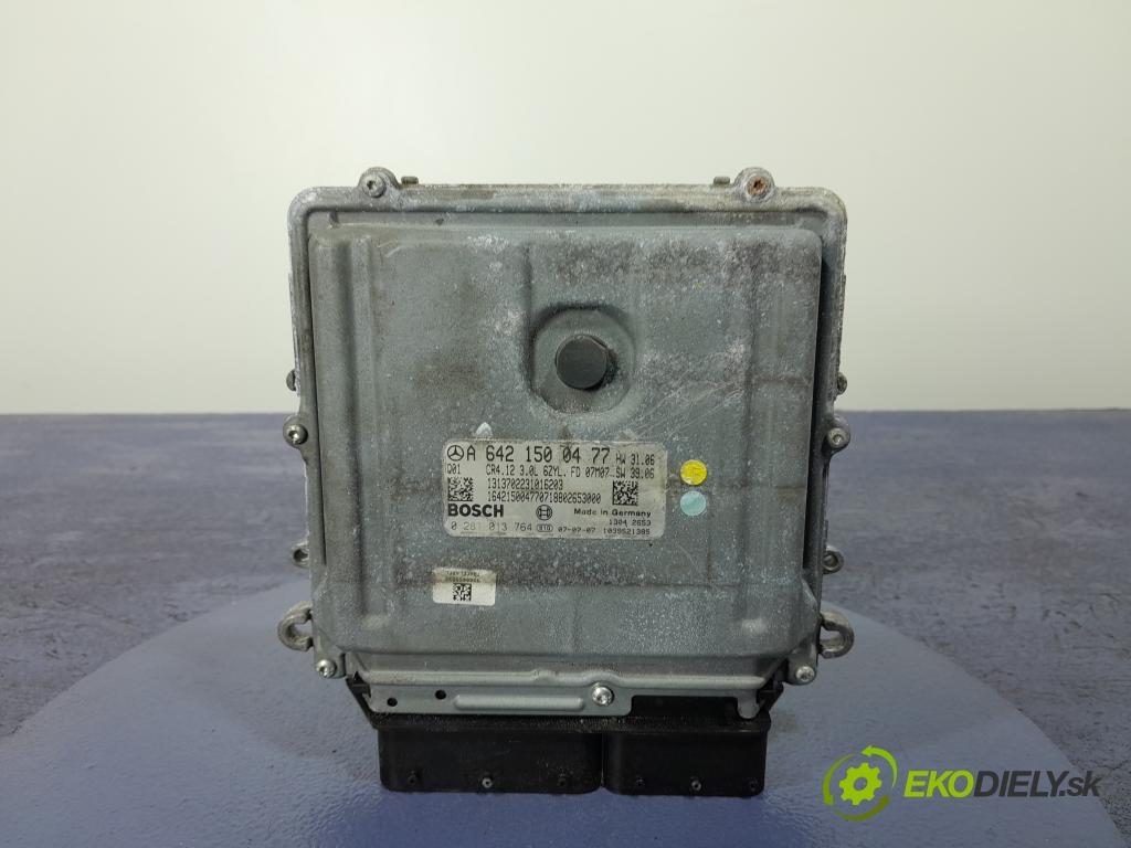 Mercedes R-klasa 2007 riadiaca jednotka Motor: A6421500477