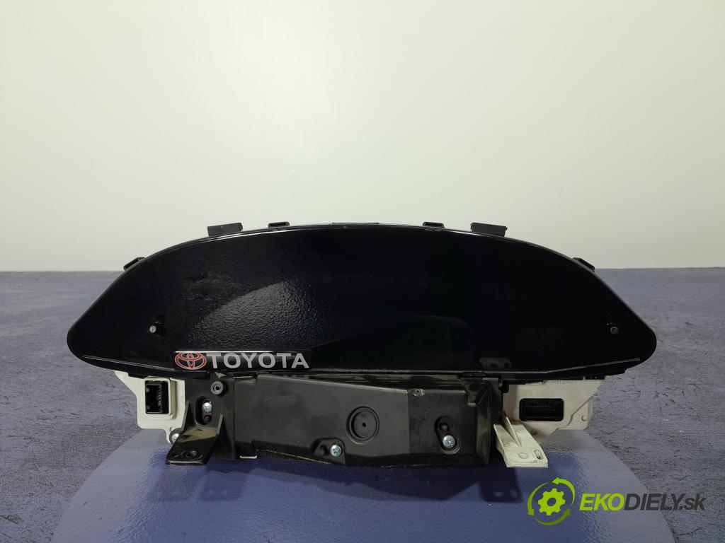 Toyota Yaris 2010 prístrojovka/ budíky 838000DJ90