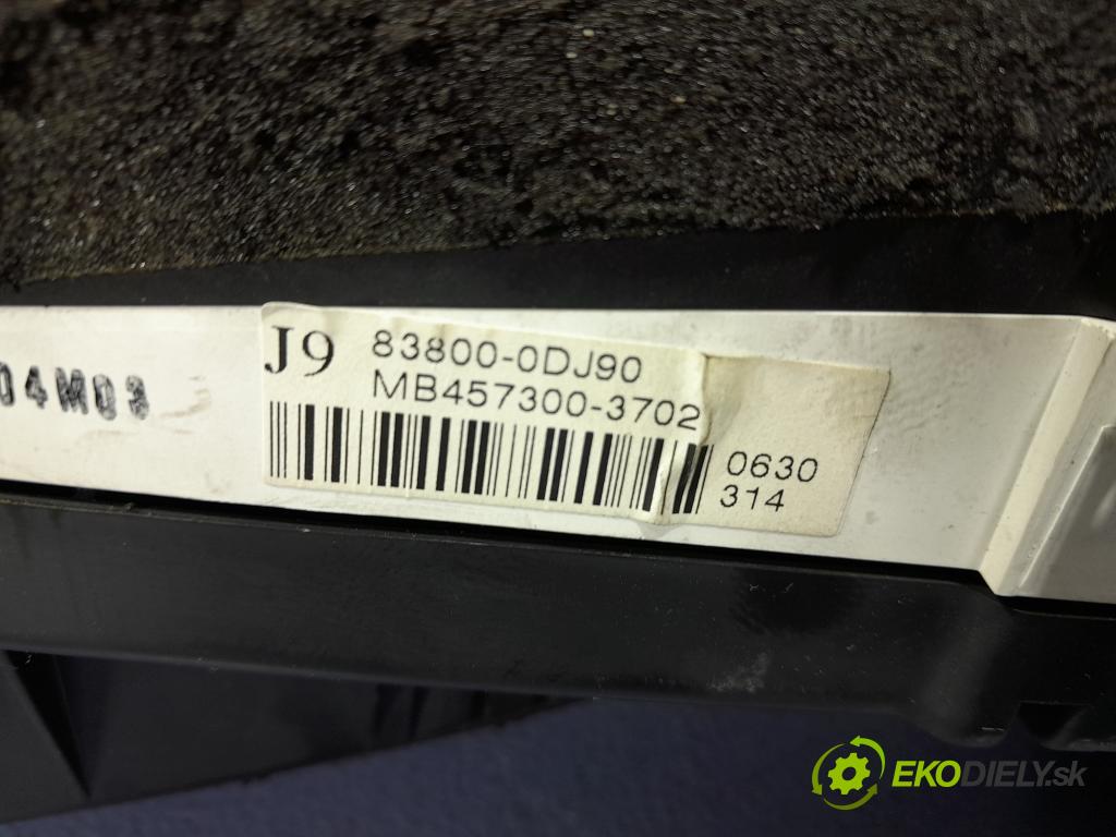 Toyota Yaris 2010 prístrojovka/ budíky 838000DJ90