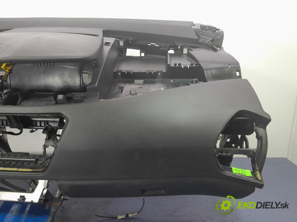 Citroen C4 picasso 2009 kokpit,pristrojová doska 9654102280