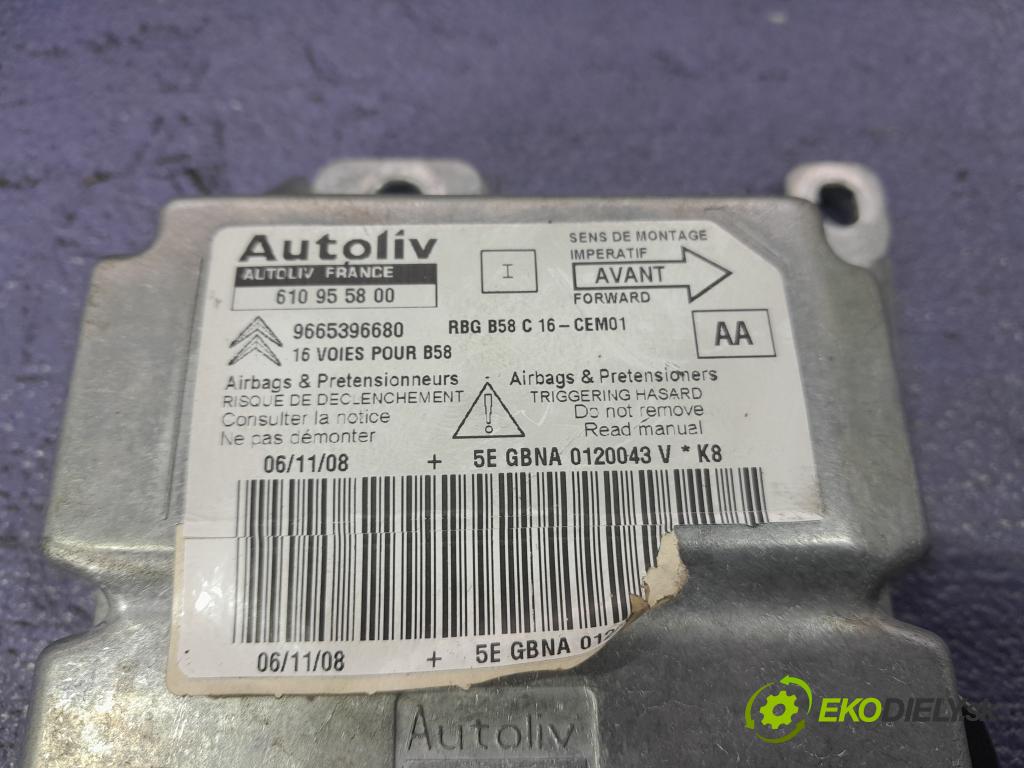 Citroen C4 picasso 2009 kokpit,pristrojová doska 9654102280