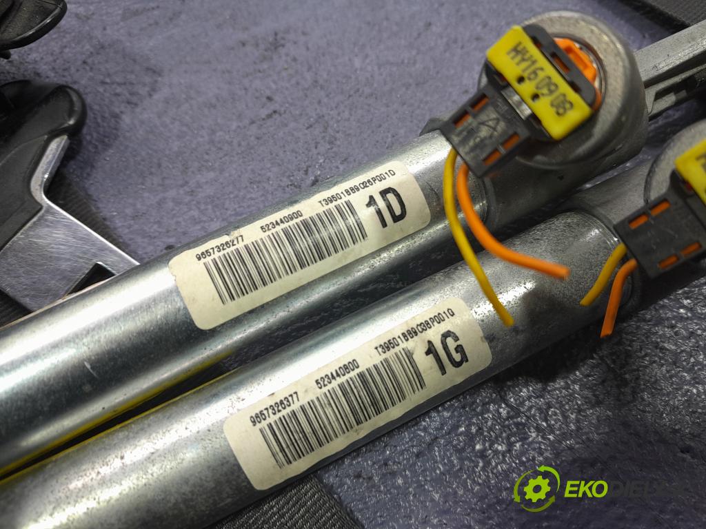 Citroen C4 picasso 2009 kokpit,pristrojová doska 9654102280