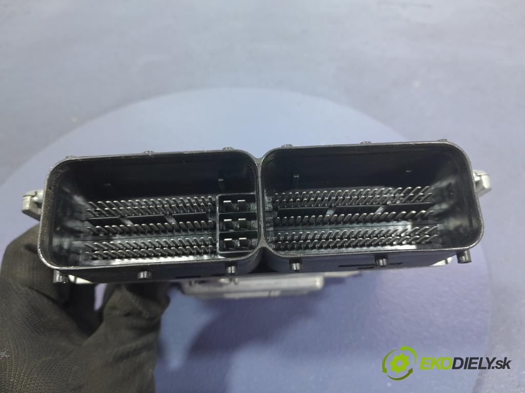 Vw Passat 2015 riadiaca jednotka Motor: 06K907425E
