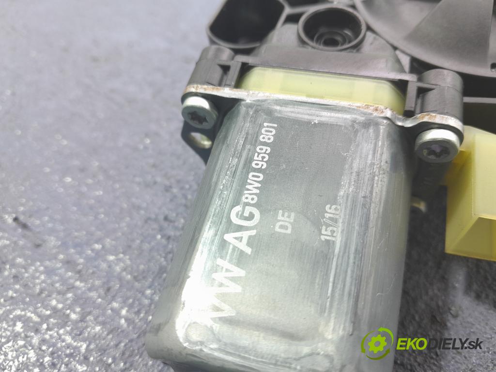 Audi Q7 2016 mechanismus stahování Sklenka: před v pravo: 4M0837462A