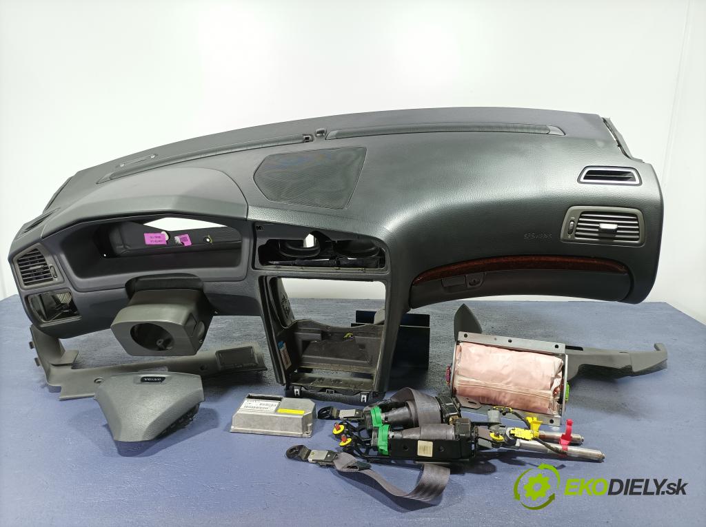 Volvo S60 2001 kokpit,pristrojová doska 01