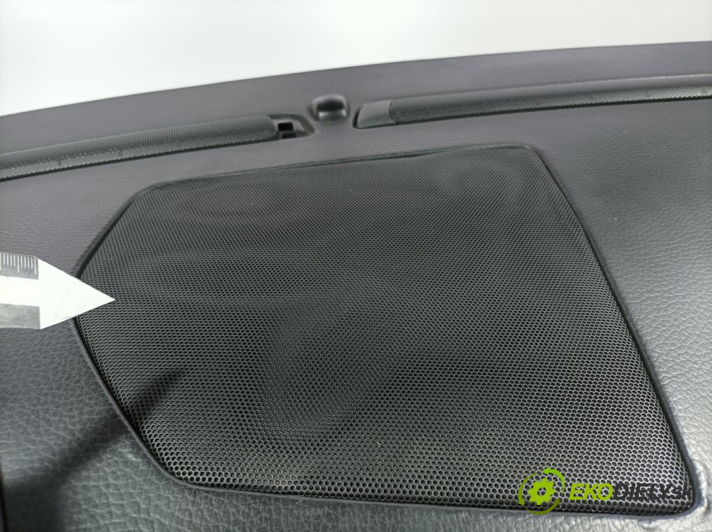 Volvo S60 2001 kokpit,pristrojová doska 01