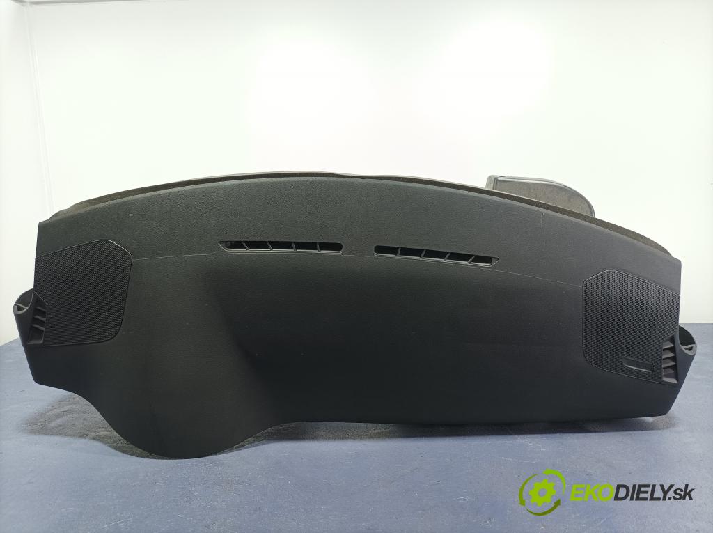 Peugeot 301 2017 kokpit,pristrojová doska 01