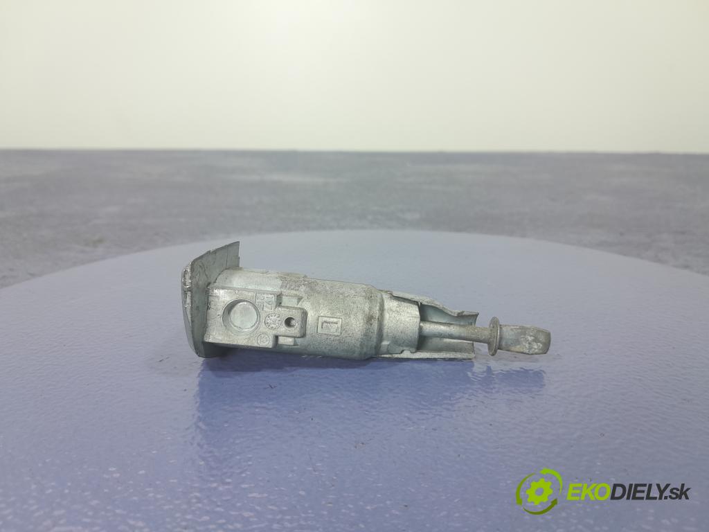 Skoda Superb 2015 zámek dveře před Levý: 3T0837167C