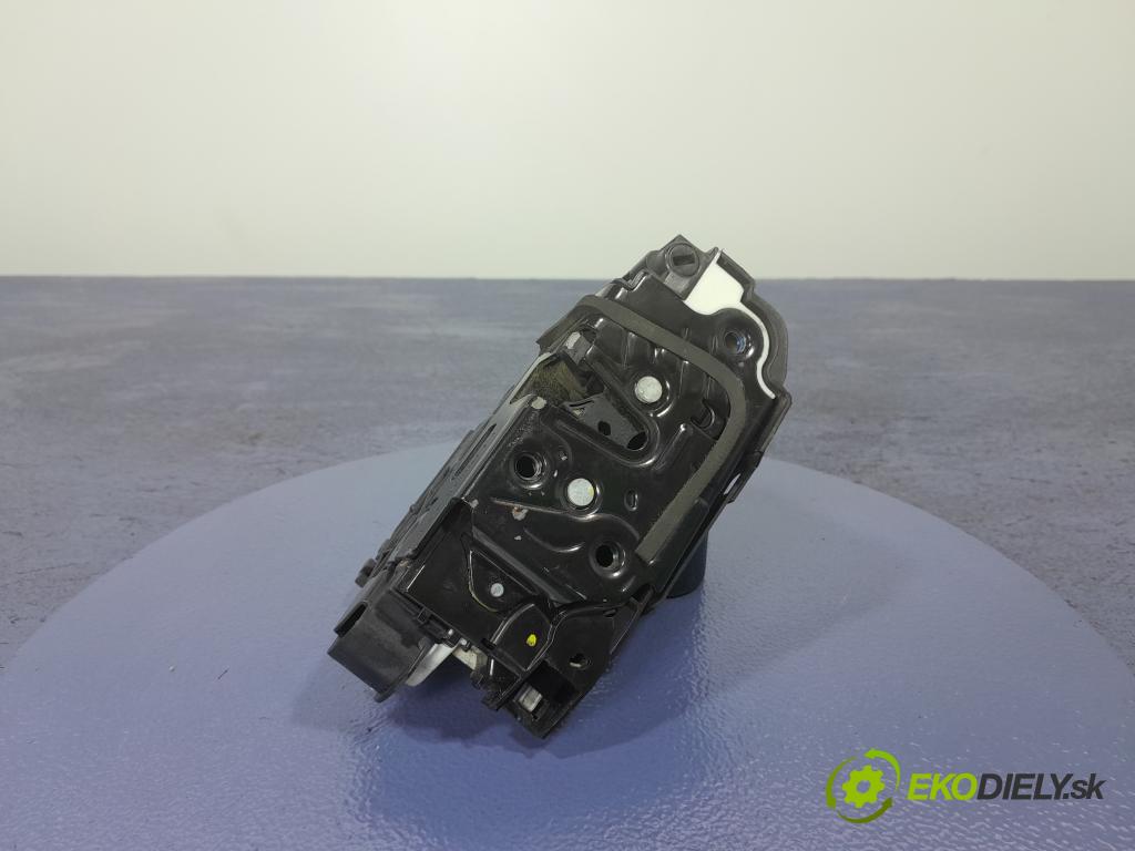 Skoda Superb 2015 zámek dveře před v pravo: 1S2837016B