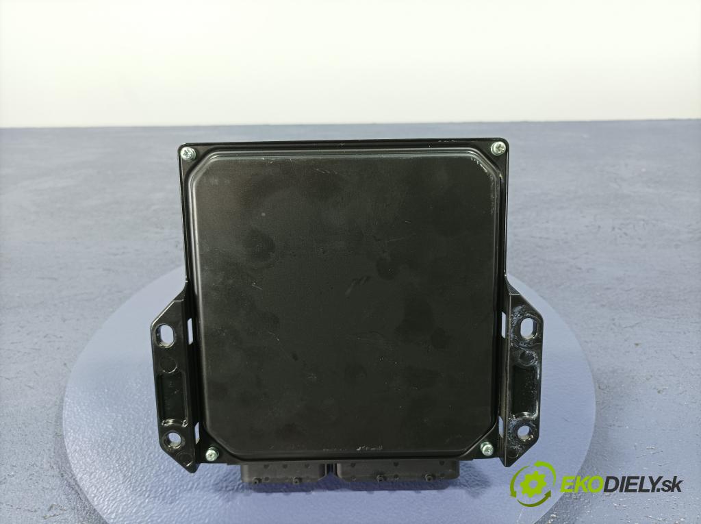 Mazda 5 2008 riadiaca jednotka Motor: RF8K18881E