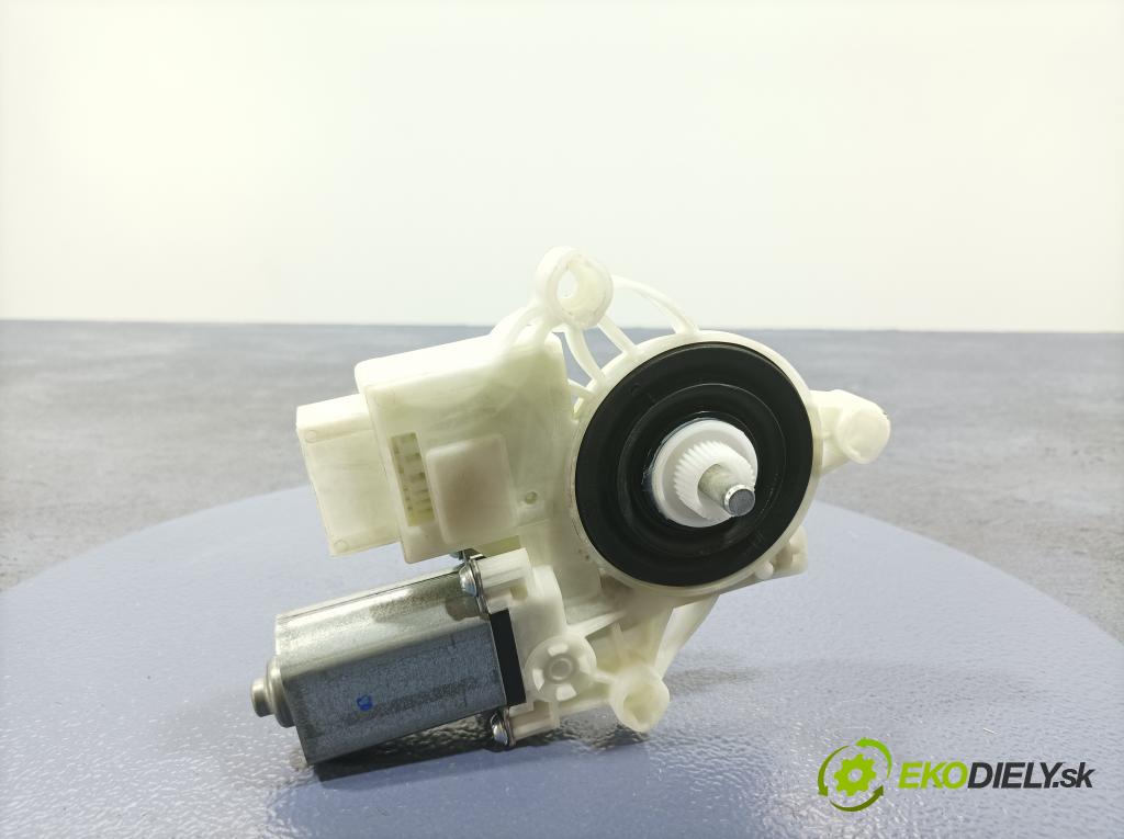 Bmw Seria 3 2022 mechanismus stahování Sklenka: Zad: v pravo: 8495868