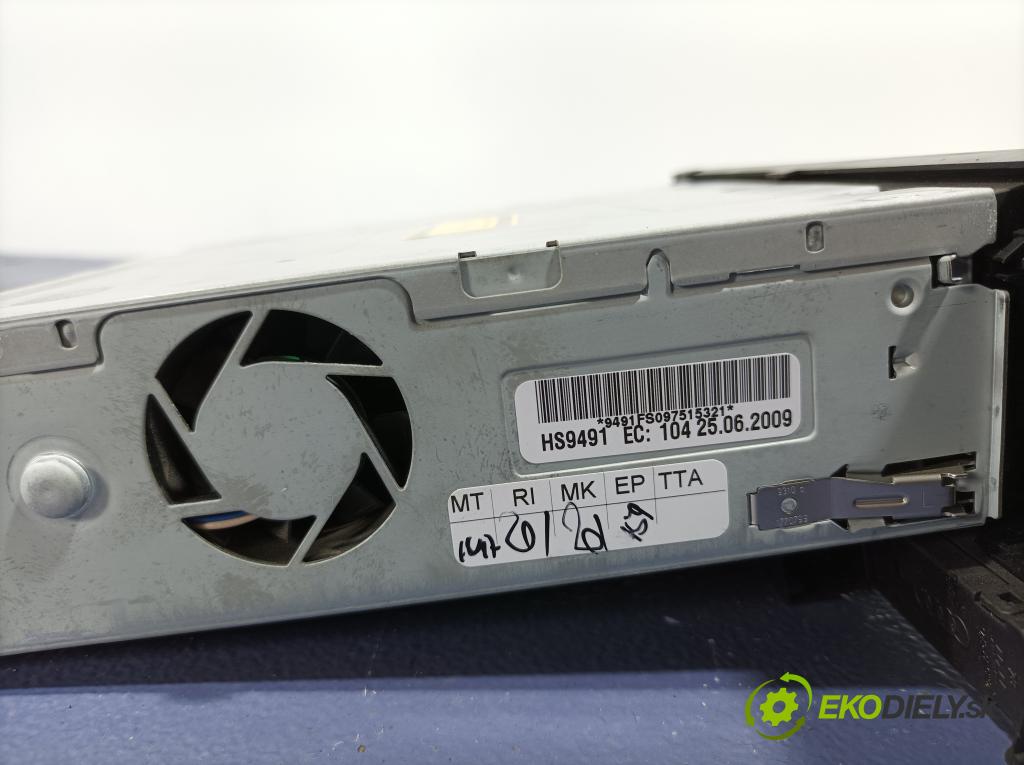Audi A4 2009 Radio I Navigácia: 8T1035670D