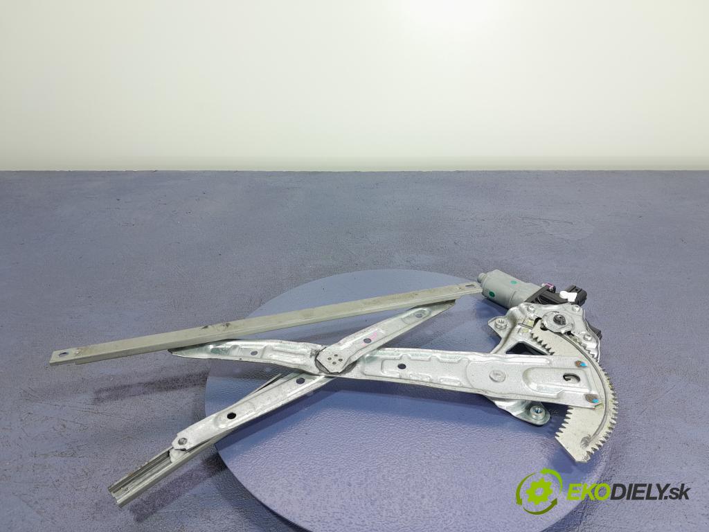 Isuzu --- 2018 mechanizmus okna Okná: Predné v pravo: 01