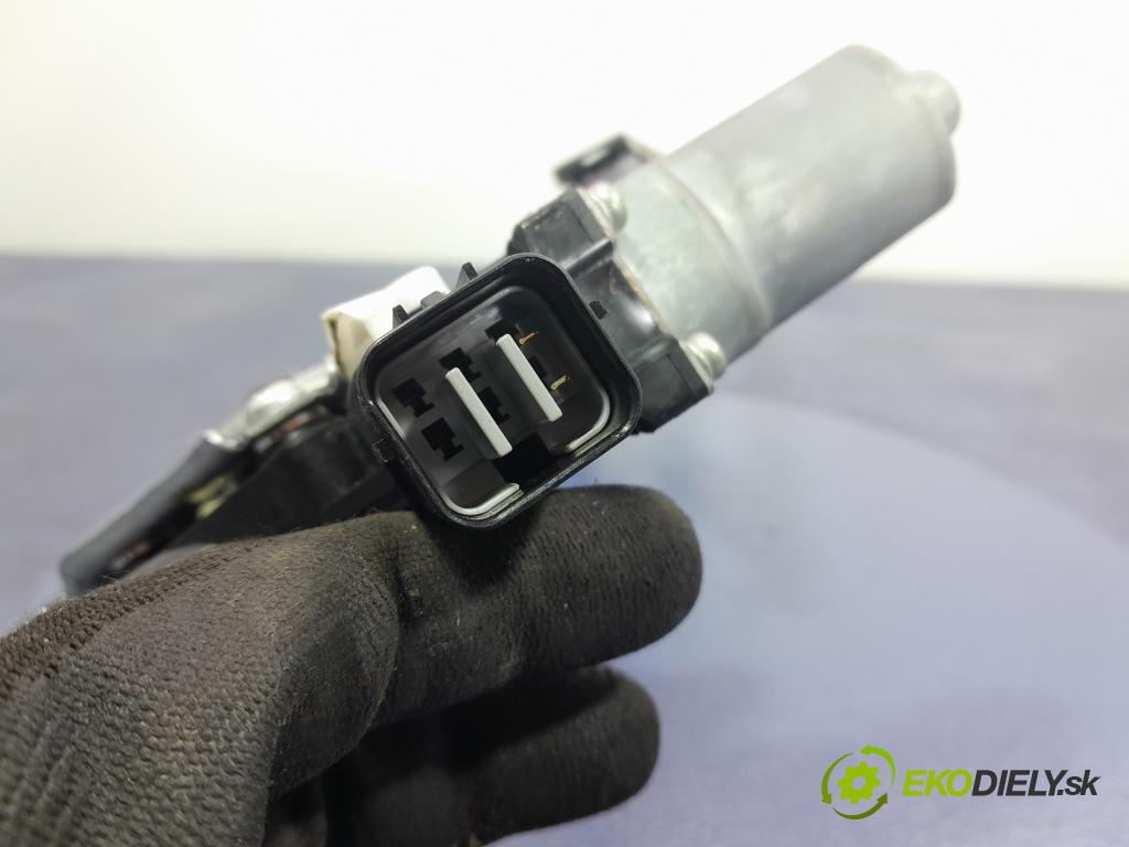 Isuzu --- 2018 mechanizmus okna Okná: Predné v pravo: 01