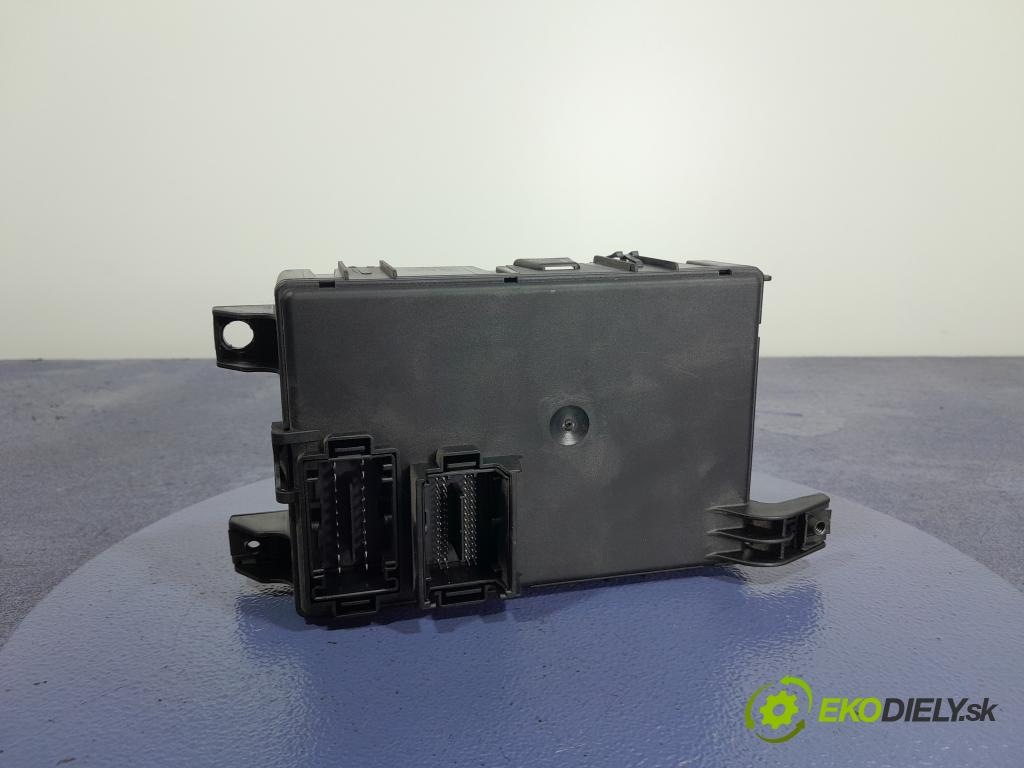 Opel Corsa 2007 skříňka Pojistky 13265078 GK