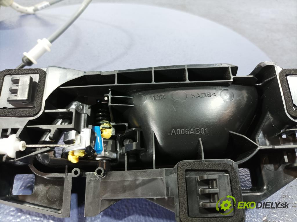 Peugeot 208 2022 zámek dveře Zad: v pravo: 444128