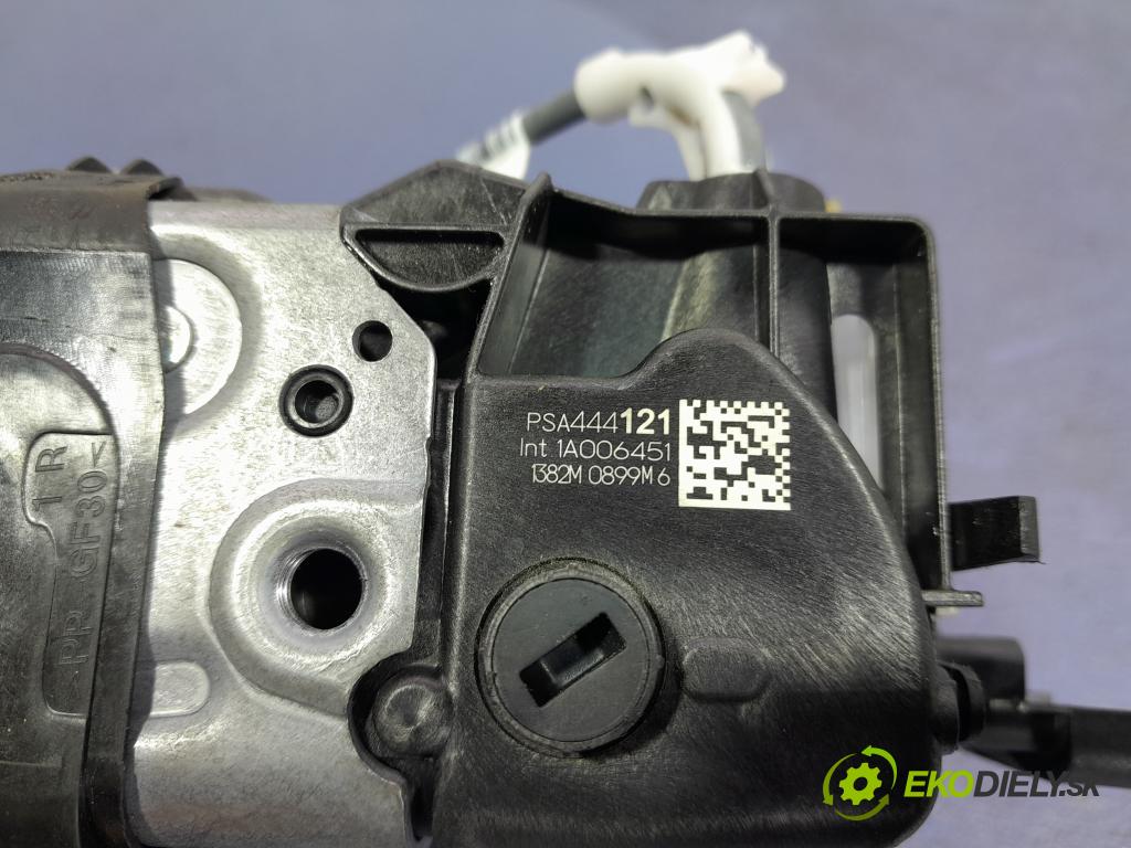 Peugeot 208 2022 zámek dveře před v pravo: 444121