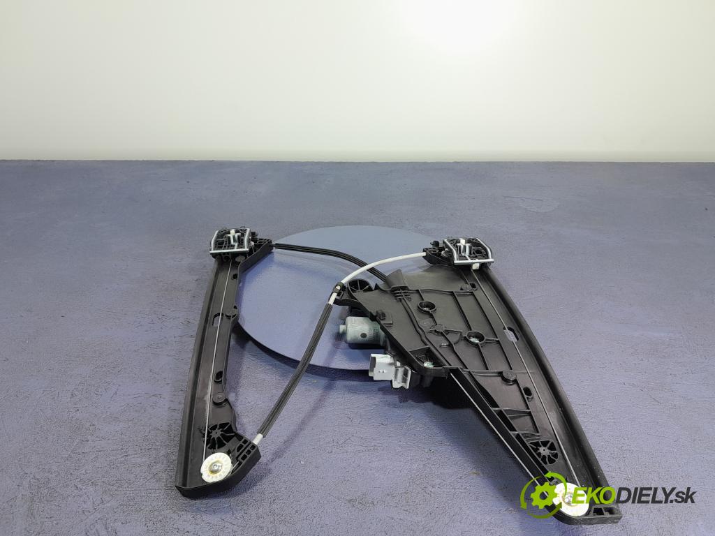 Peugeot 208 2022 mechanismus stahování Sklenka: před v pravo: 9829043380