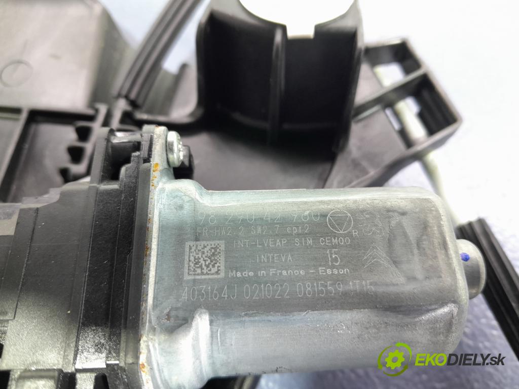 Peugeot 208 2022 mechanismus stahování Sklenka: před v pravo: 9829043380