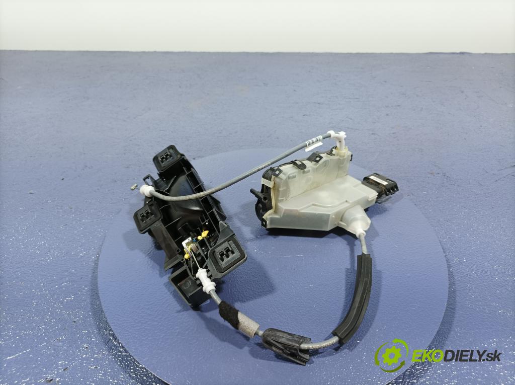 Peugeot 208 2022 zámek dveře Zad: Levý: 444130