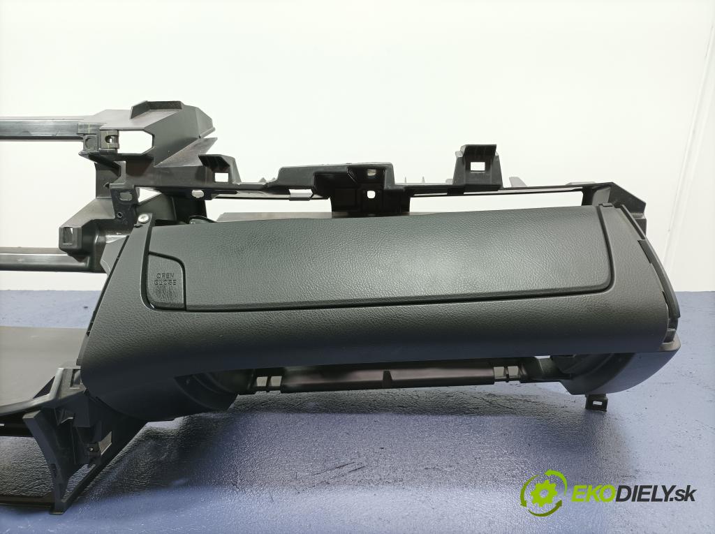 Toyota Rav4 2012 kokpit,pristrojová doska 55303-42010