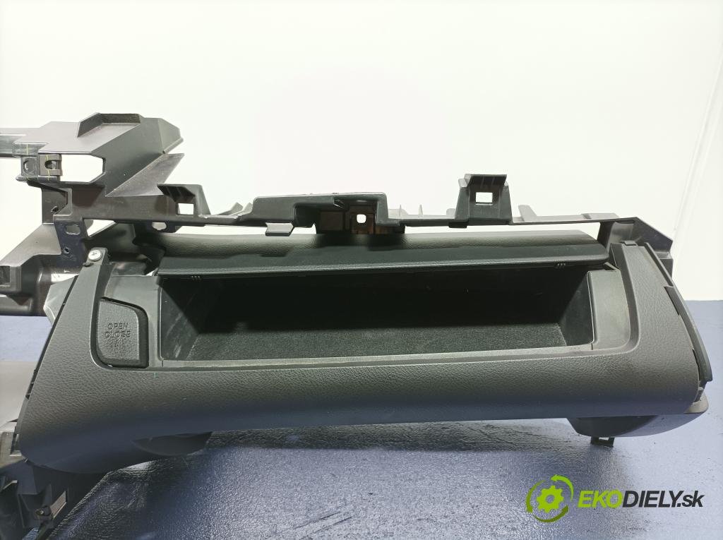 Toyota Rav4 2012 kokpit,pristrojová doska 55303-42010