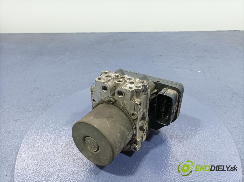 Toyota Rav4 2012 čerpadlo ABS x 133800-9830