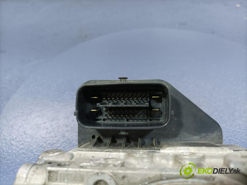 Toyota Rav4 2012 čerpadlo ABS x 133800-9830