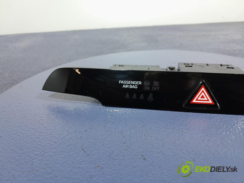 Hyundai Tucson 2019 prepínač svetiel NÚDZA: 93700-D7100