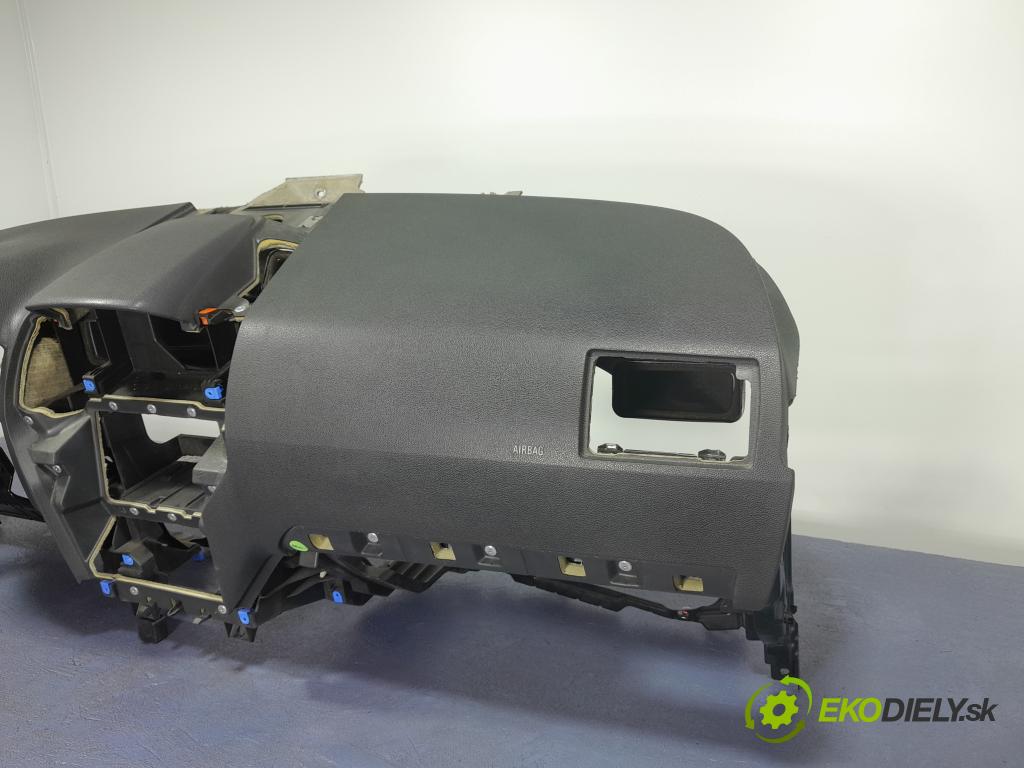 Opel Zafira 2006 kokpit,pristrojová doska 01