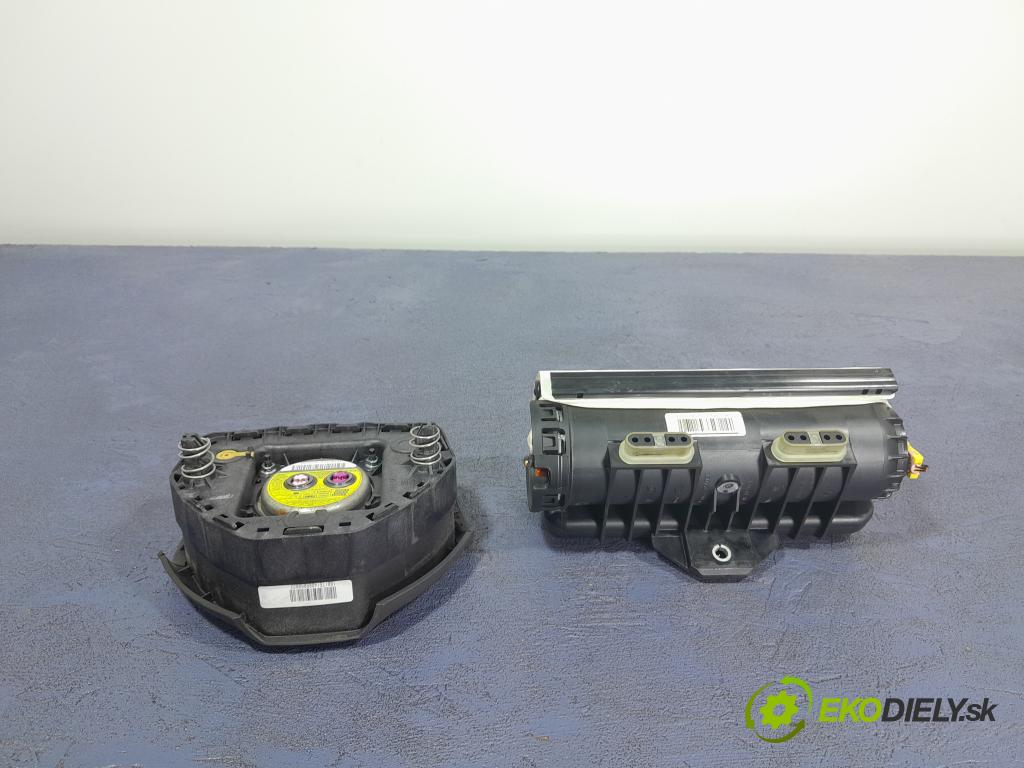 Opel Zafira 2006 kokpit,pristrojová doska 01