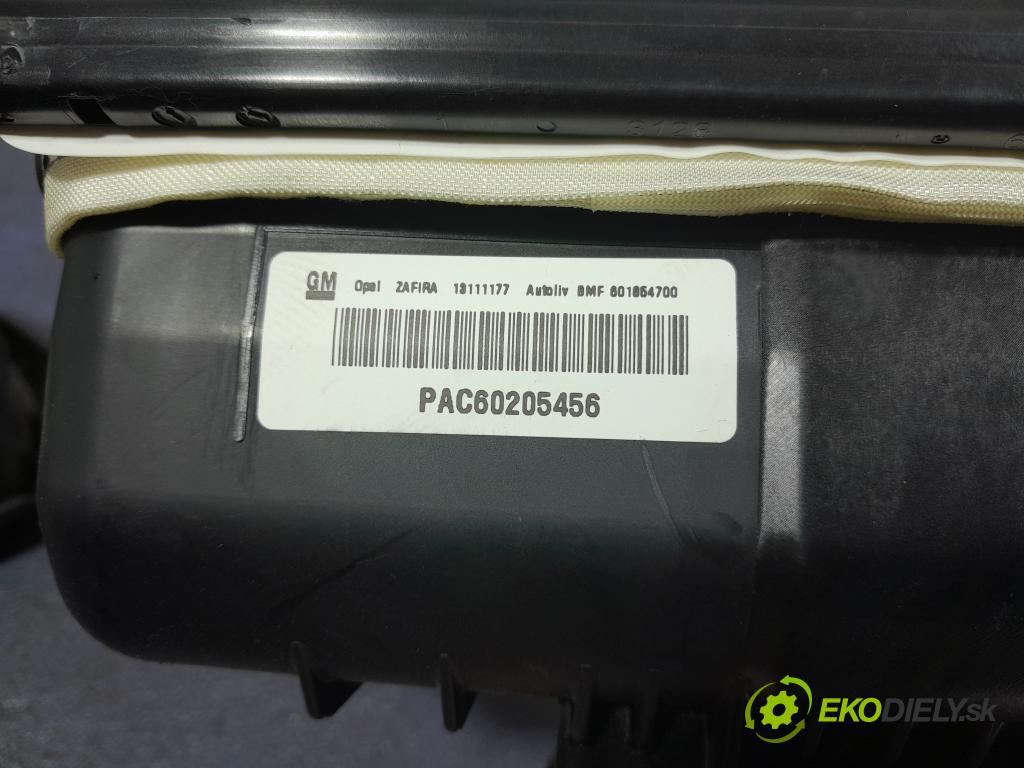 Opel Zafira 2006 kokpit,pristrojová doska 01