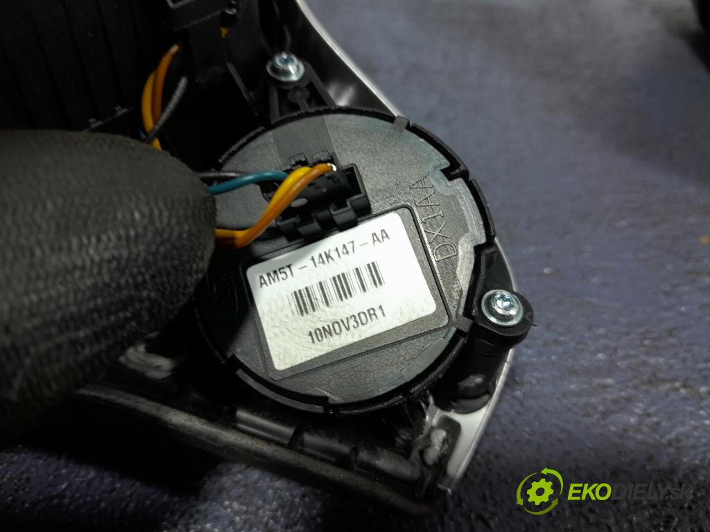 Ford C-max 2010 kokpit,pristrojová doska 01