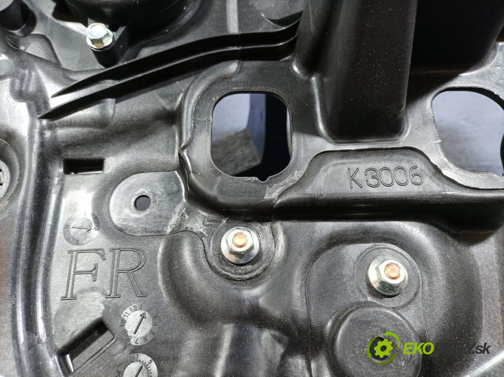 Mazda 6 2015 mechanismus stahování Sklenka: před v pravo: GHP95897X
