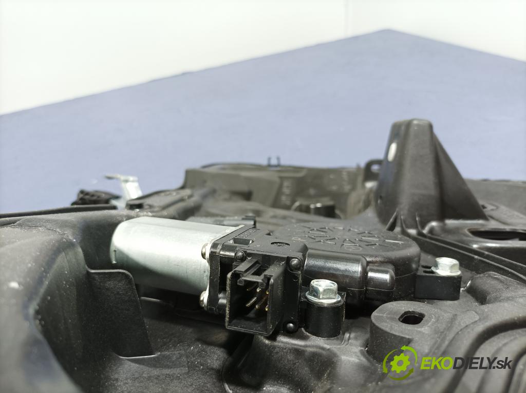 Mazda 6 2015 mechanismus stahování Sklenka: před v pravo: GHP95897X