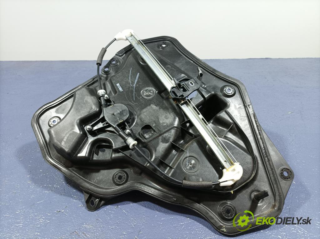 Mazda 6 2015 mechanismus stahování Sklenka: Zad: Levý: GHP97397X